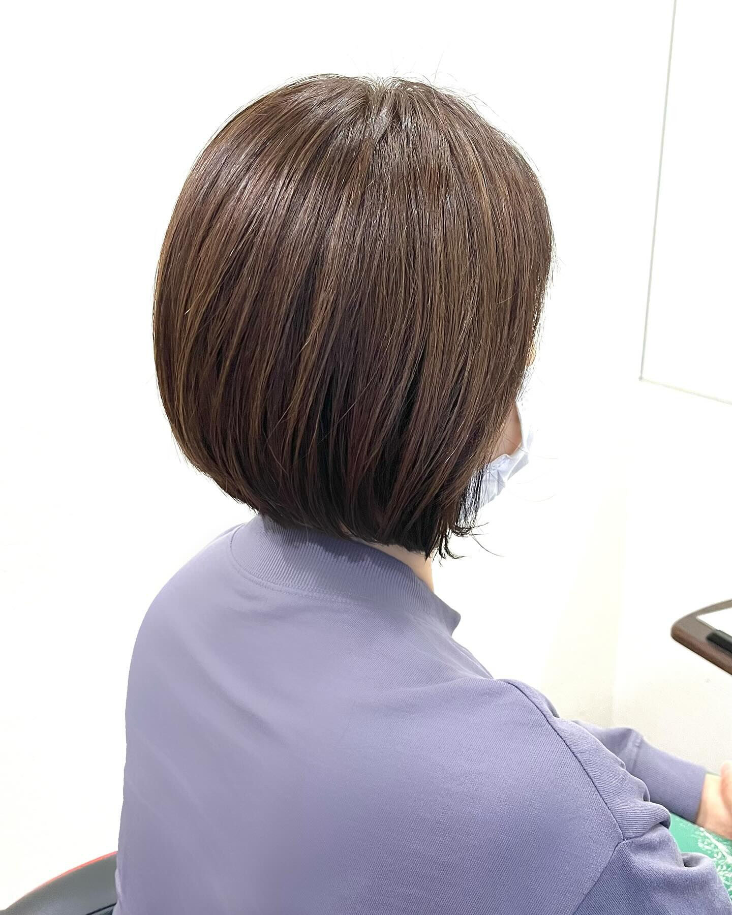 大人女性のショートボブ×ベージュカラー(白髪染め)